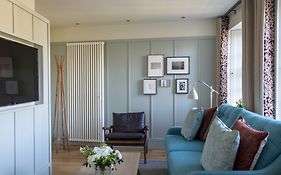 Abbey Strand Apartments, At Holyrood